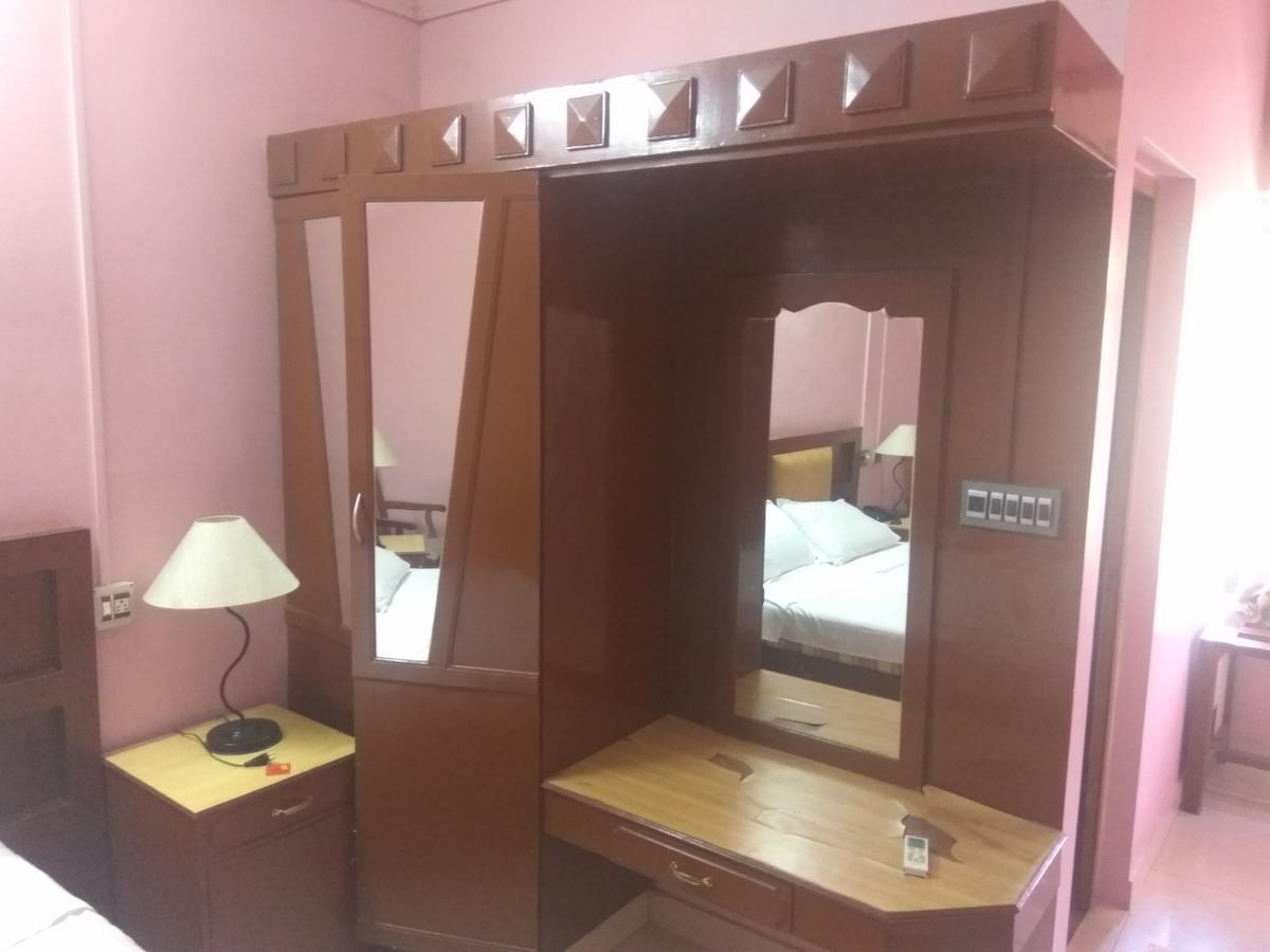 Hotel Malika Residency Ettumanoor Eksteriør billede