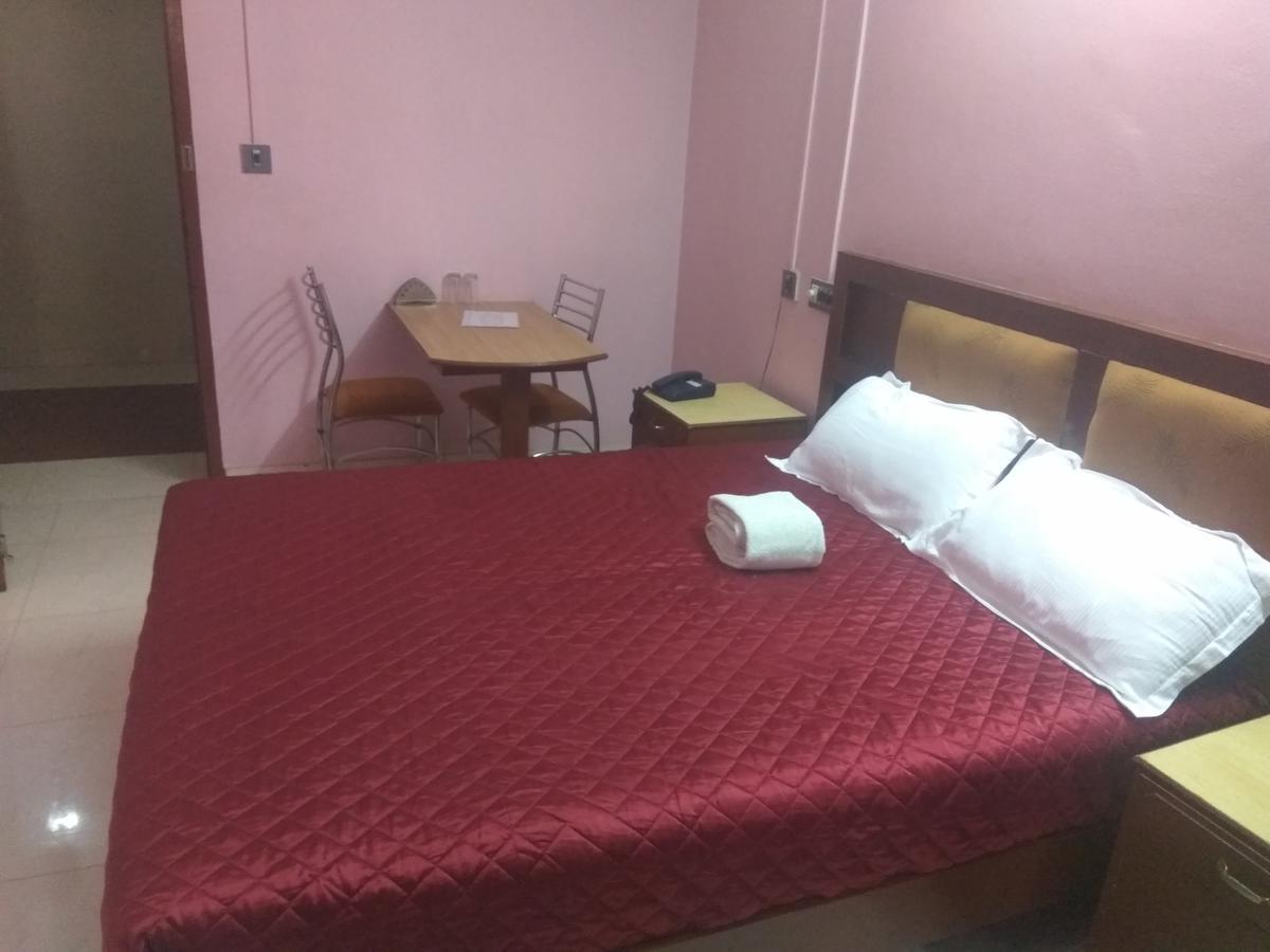 Hotel Malika Residency Ettumanoor Eksteriør billede