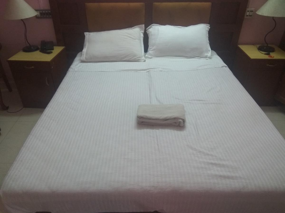 Hotel Malika Residency Ettumanoor Eksteriør billede