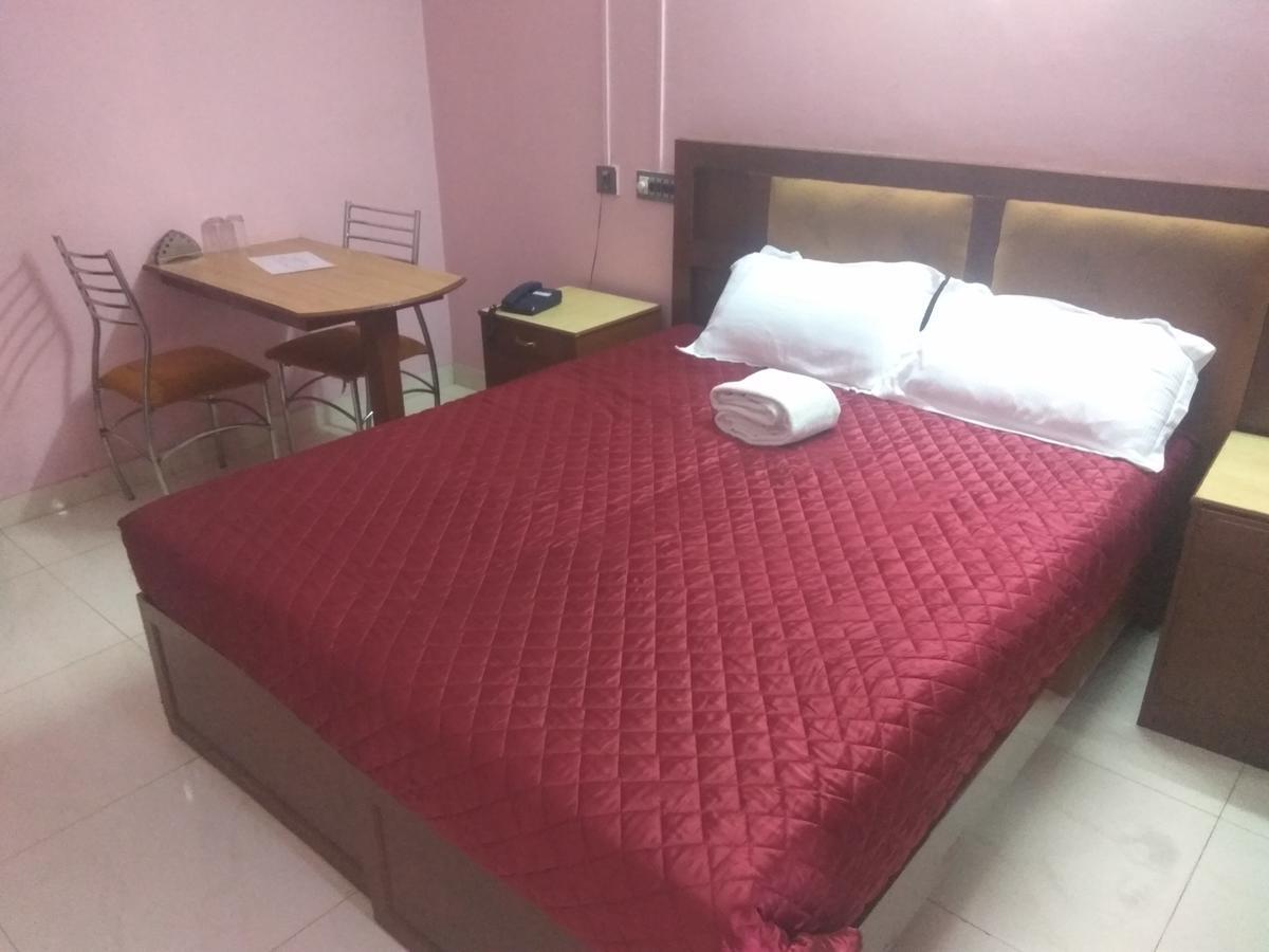 Hotel Malika Residency Ettumanoor Eksteriør billede