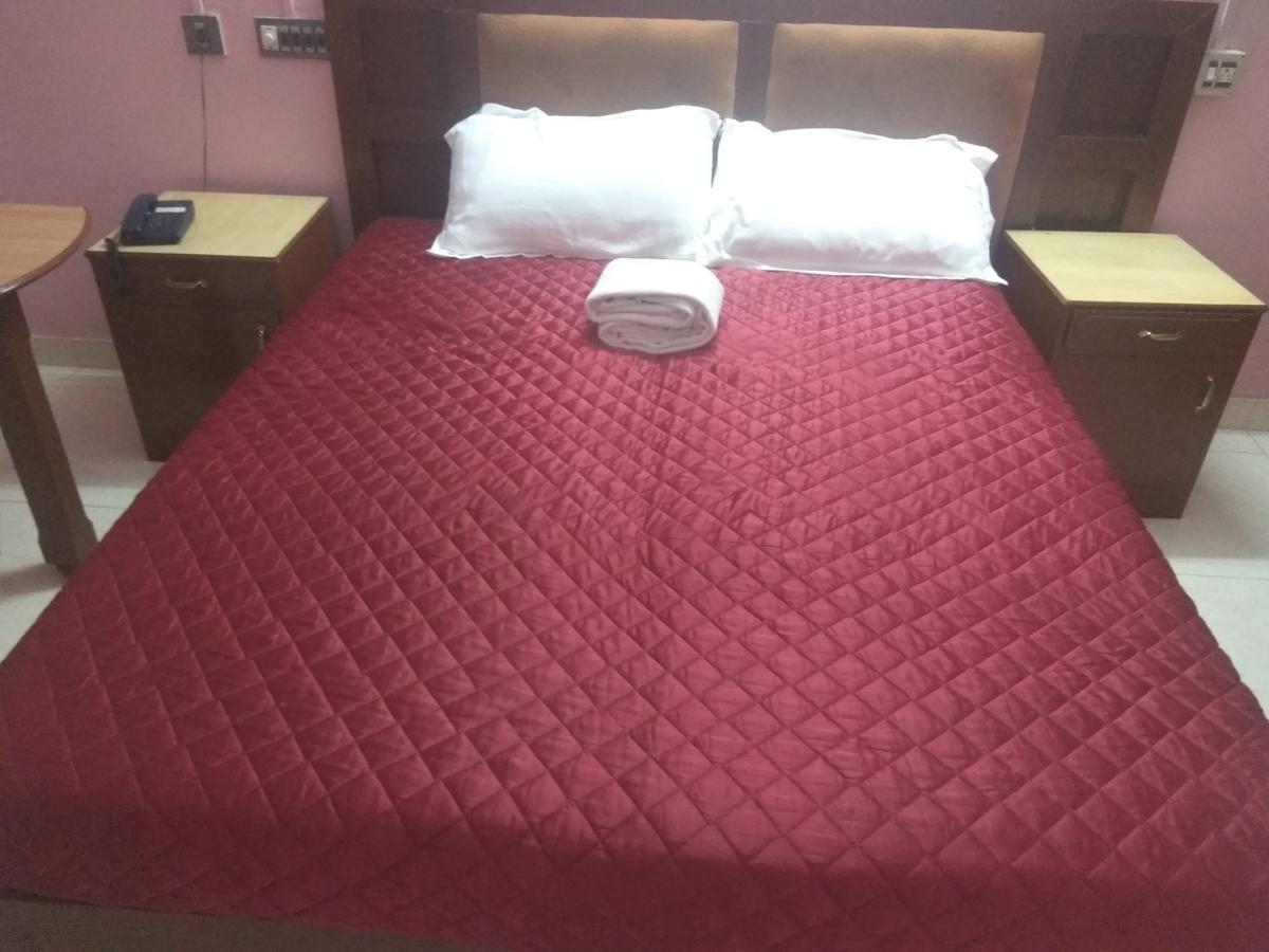 Hotel Malika Residency Ettumanoor Eksteriør billede
